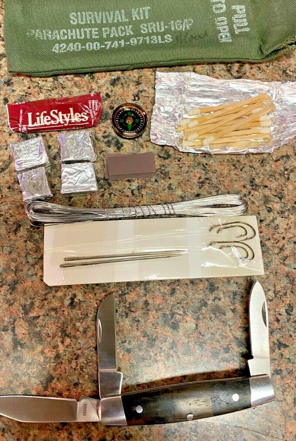 MILITARY PARACHUTE SURVIVAL KIT