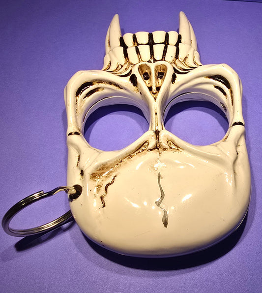 WHITE SKULL BRUTUS SELF DENFENSE KEYCHAIN