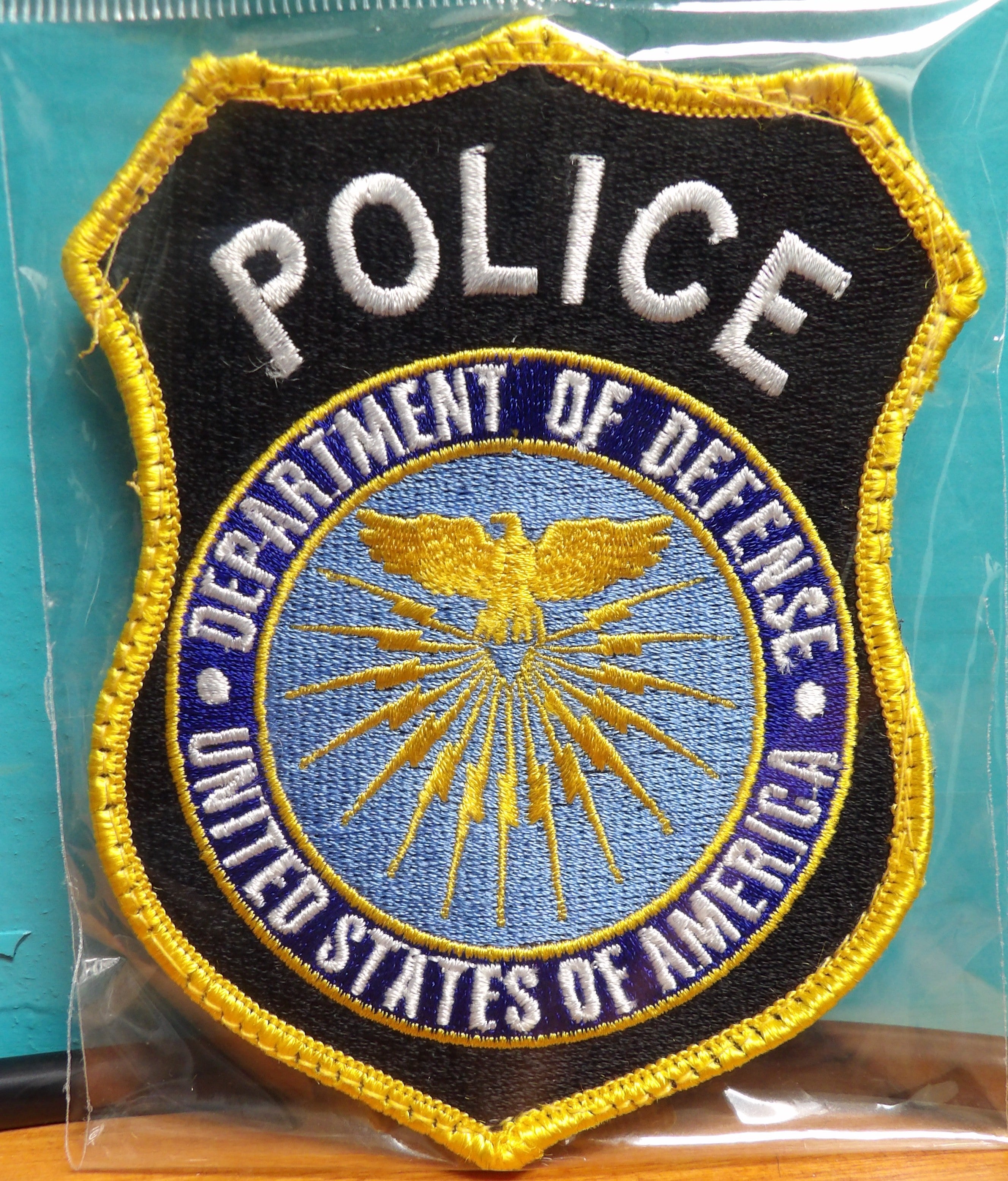 POLICE DEPARTMENT OF DEFENSE SHOULDER PATCH
