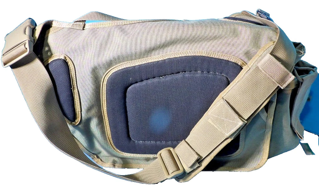 MAXPEDITION JUMBO VERSIPACK KHAKI SLING BAG FRONT LOCKING BUCKLE