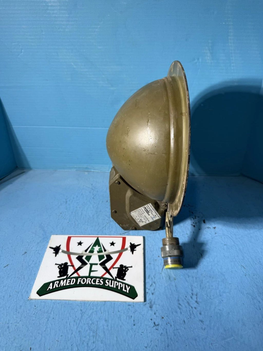 UH60 BLACKHAWK AIRCRAFT HELICOPTER RETRACTABLE SEARCHLIGHT LANDING LIGHT