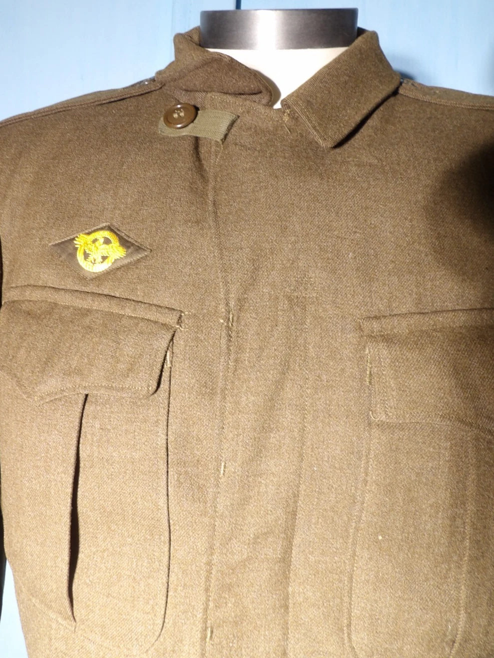 WWII VINTAGE EISENHOWER "IKE" FIELD JACKET