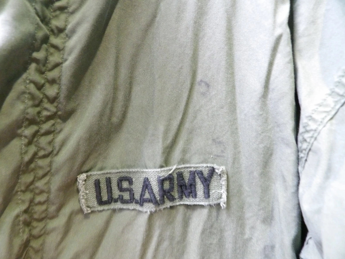 VINTAGE US ARMY EXTREME COLD WEATHER PARKA MEDIUM REG FISHTAIL PARKA VIETNAM ERA