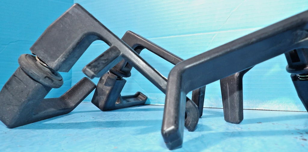 HM-341 AM GENERAL HUMVEE HMMWV DOOR HANDLE LOT OF 4 CJ7 CJ8 5705618