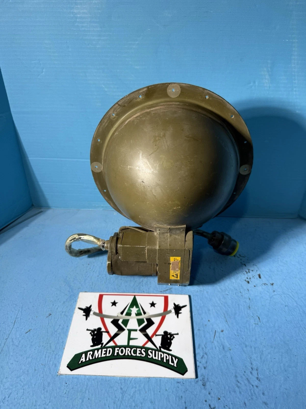 UH60 BLACKHAWK AIRCRAFT HELICOPTER RETRACTABLE SEARCHLIGHT LANDING LIGHT
