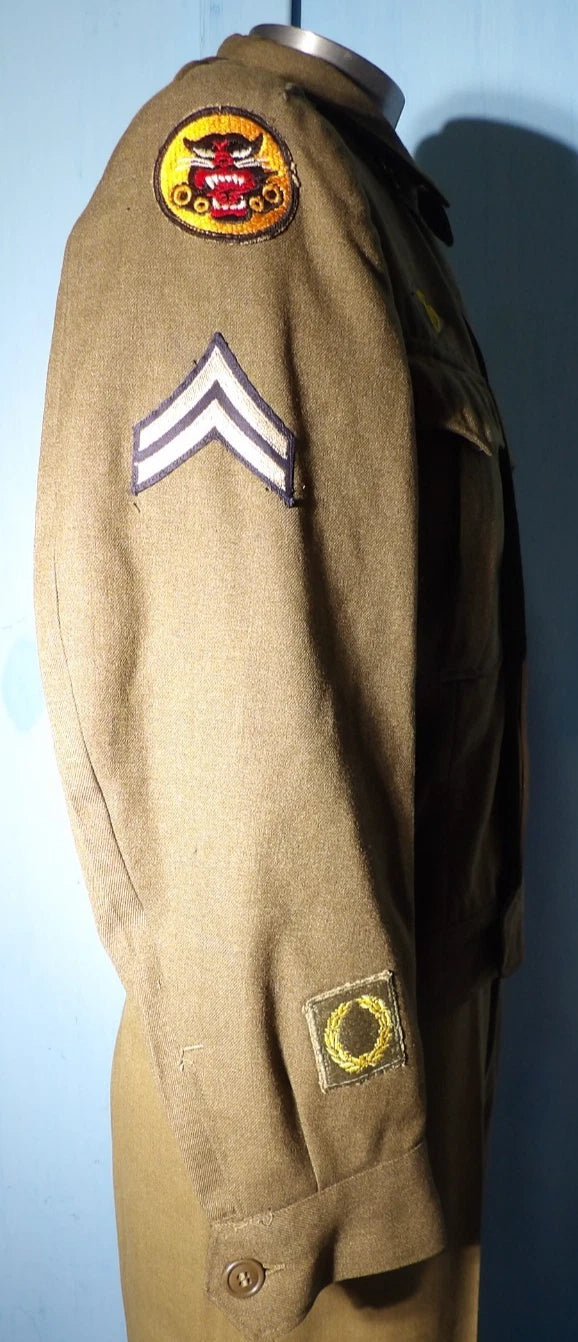 WWII VINTAGE EISENHOWER "IKE" FIELD JACKET