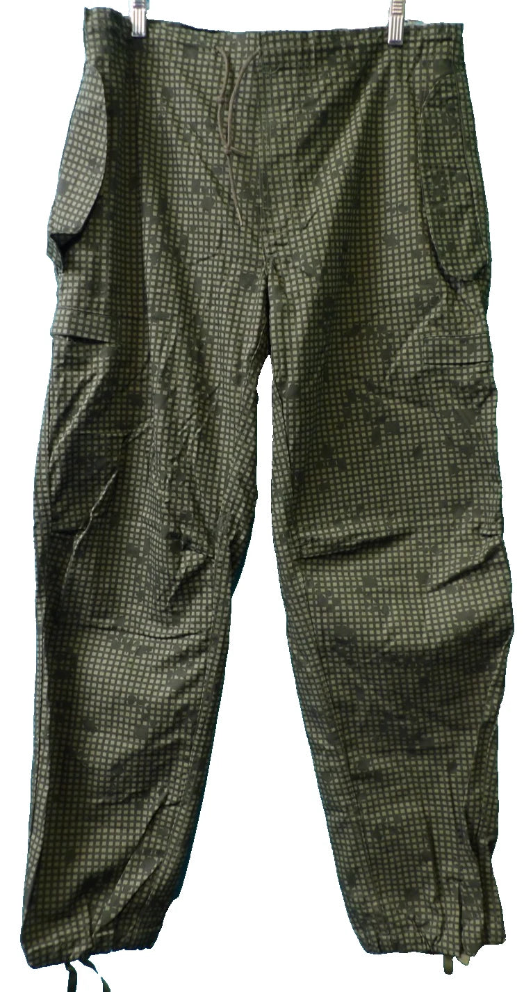 DESERT NIGHT CAMO UNIFORM SET, FISHTAIL PARKA SMALL, PANTS SMALL REGULAR.