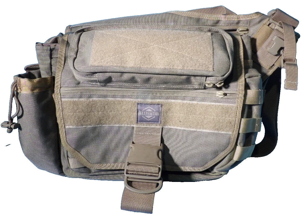 MAXPEDITION JUMBO VERSIPACK KHAKI SLING BAG FRONT LOCKING BUCKLE
