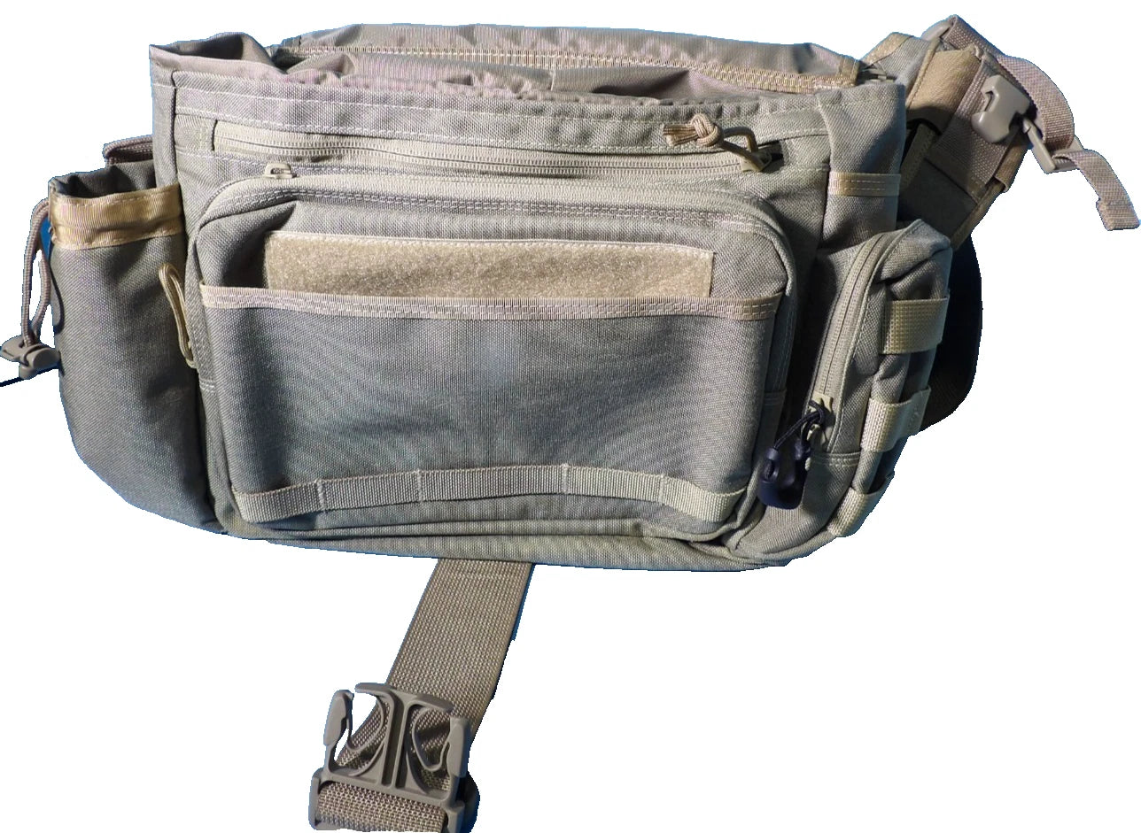 MAXPEDITION JUMBO VERSIPACK KHAKI SLING BAG FRONT LOCKING BUCKLE